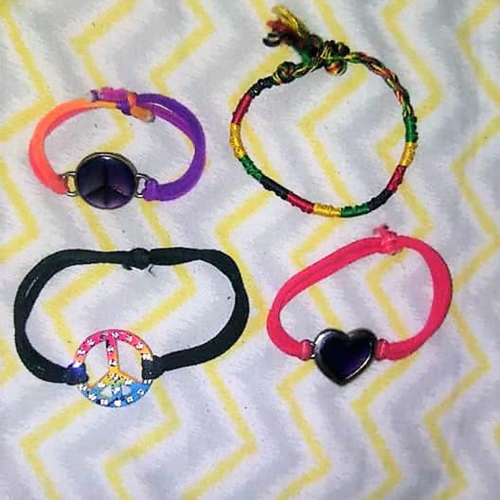 Mood bracelets/bracelets